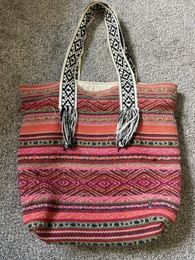 Billabong woven drug rug style Pink Patterned Tote Bag/beachy bag